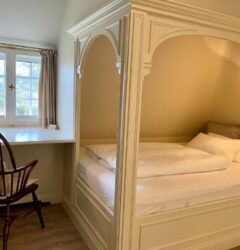 kleines Schlafzimmer von einem Haus auf Sylt, Kampen von Cäcilienhof