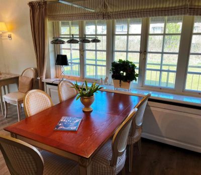 Kleinerer Esstisch im Esszimmer vom Cäcilienhof West